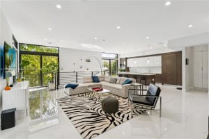 909 Ne 16th Ter 4 Fort Lauderdale, FL 33304 - MLS#A11903841