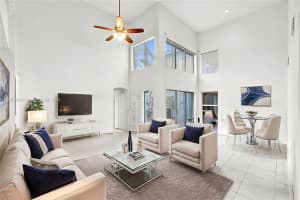 1046 Satinleaf St Hollywood, FL 33019 - MLS#A11903844