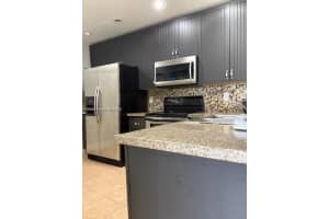 5721 Riverside Dr 302b5, Coral Springs