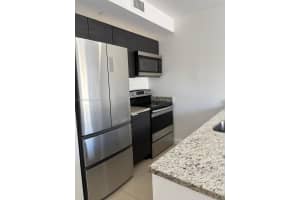 423 E 27th St 101 Hialeah, FL 33013 - MLS#A11903855