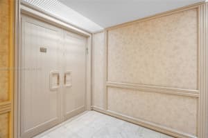 20281 E Country Club Dr M1 Aventura, FL 33180 - MLS#A11903873