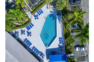 455 Paradise Isle Blvd 106 Hallandale Beach, FL 33009 - MLS#A11903902