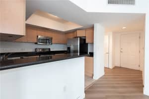 140 S Dixie Hwy 827 Hollywood, FL 33020 - MLS#A11903909