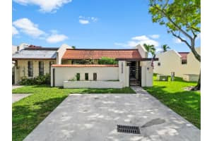 19233 Nw 64th Ct, Hialeah 19233 Nw 64th Ct, Hialeah