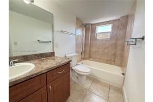 8225 Lake Dr 401 Doral, FL 33166 - MLS#A11904032