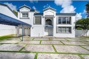 351 Ne 211th St, Miami 351 Ne 211th St, Miami