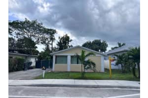 2898 Nw 6th Ct, Fort Lauderdale