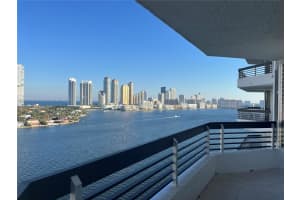 3600 Mystic Pointe Dr 1717, Aventura