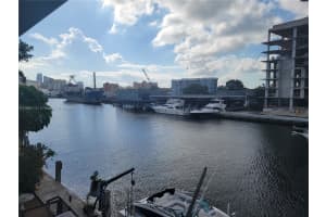 980 Nw N River Dr 27 Miami, FL 33136 - MLS#A11904131