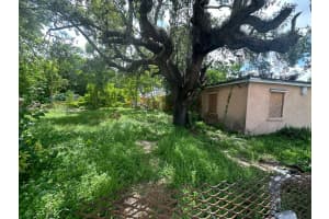 2400 Nw 60th St Miami, FL 33142 - MLS#A11904214