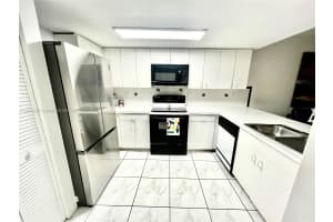 9203 Fontainebleau Blvd 113 Miami, FL 33172 - MLS#A11904227