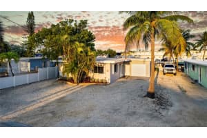 132 E Gardenia St Tavernier, FL 33070 - MLS#A11904270