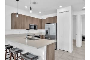 6410 Nw 102nd Path 302 Doral, FL 33178 - MLS#A11904299