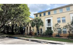 110 Jacaranda Country Club Dr 205, Plantation