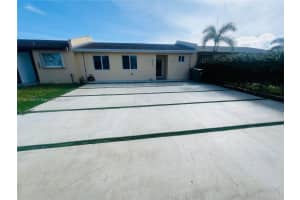 3028 Nw 204th Ter, Miami Gardens