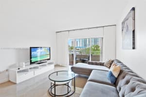 1985 S Ocean Dr 2m Hallandale Beach, FL 33009 - MLS#A11904360