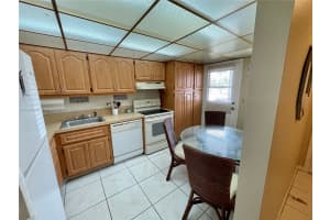 3051 NW 46th Ave APT 108, Lauderdale Lakes, FL 33313, - MLS#A11904393