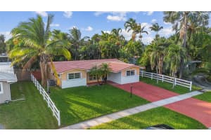 2000 N 44th Ave Hollywood, FL 33021 - MLS#A11904566