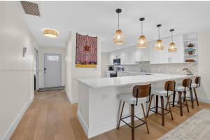 1520 Nw 19th Ter 102 Delray Beach, FL 33445 - MLS#A11904571