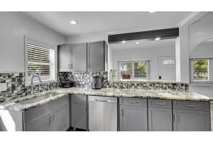 422 49th St West Palm Beach, FL 33407 - MLS#A11904598