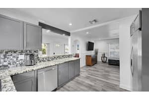 422 49th St West Palm Beach, FL 33407 - MLS#A11904598