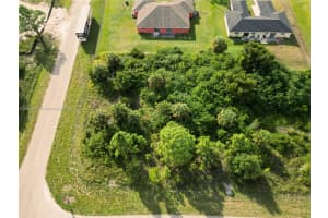 936-938 Countess Ave Lehigh Acres, FL 33974 - MLS#A11904750