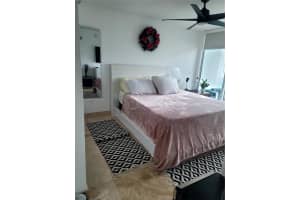 31 Se 5th St 1402, Miami