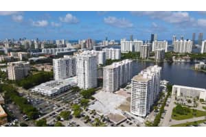 18061 Biscayne Blvd 303, Aventura