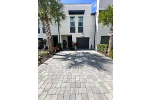 5689 Mentmore Dr Mangonia Park, FL 33407 - MLS#A11904919