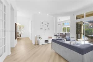 1102 Camellia Cir Weston, FL 33326 - MLS#A11904923