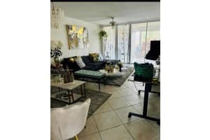 1811 Sabal Palm Dr 208, Davie