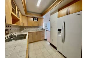 18071 Biscayne Blvd 1102, Aventura