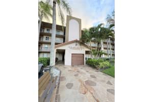 1300 Sw 124th Ter 304p Pembroke Pines, FL 33027 - MLS#A11904981