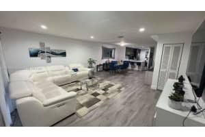 3742 Estepona Ave 14d1 Doral, FL 33178 - MLS#A11905040