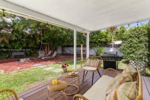 402 Nw 102nd St Miami, FL 33150 - MLS#A11905129