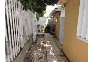 681 Ne 3rd Pl 5 Hialeah, FL 33010 - MLS#A11905166