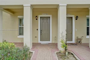 14706 SW 12th St, Pembroke Pines, FL 33027, - MLS#A11905176