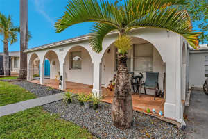 1105 Ne 10th St Hallandale Beach, FL 33009 - MLS#A11905179