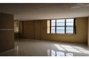 250 174th St 317 Sunny Isles Beach, FL 33160 - MLS#A11905182