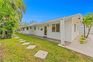 1477 Nw 10th St Dania Beach, FL 33004 Sold 12/31/25