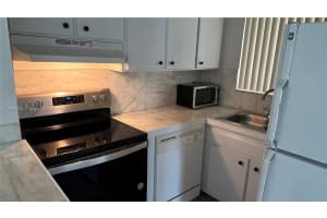 8850 Fontainebleau Blvd 202 Miami, FL 33172 - MLS#A11905229