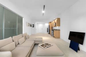 2001 Meridian Ave 327 Miami Beach, FL 33139 - MLS#A11905236