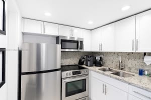 234 Antiquera Ave APT 12, Coral Gables, FL 33134, - MLS#A11905266