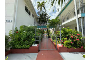 7300 Byron Ave APT 10, Miami Beach, FL 33141, - MLS#A11905341