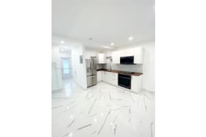 7300 Byron Ave APT 10, Miami Beach, FL 33141, - MLS#A11905341