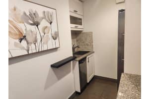 124 Ne 19th Ct 206b Wilton Manors, FL 33305 - MLS#A11905377