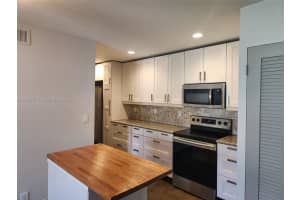 124 Ne 19th Ct 206b Wilton Manors, FL 33305 - MLS#A11905377