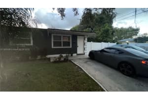 6390 Hayes St 2 Hollywood, FL 33024 - MLS#A11905436