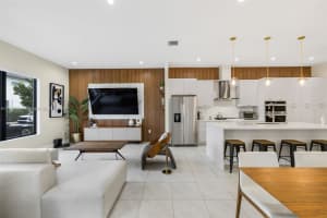 8156 Nw 43rd St Doral, FL 33166 - MLS#A11905584