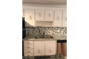 250 Jacaranda Dr 402 Plantation, FL 33324 - MLS#A11905617